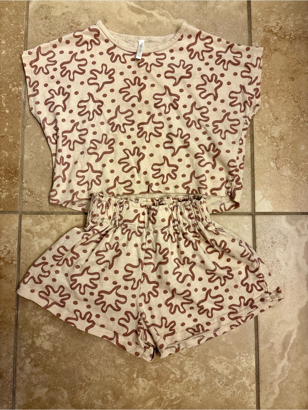 Rylee + Cru Beige Shorts Set with pink Abstract Print